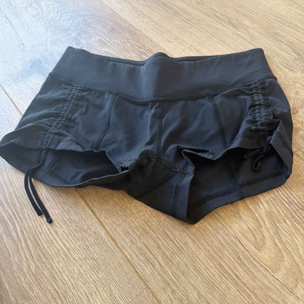Lululemon short